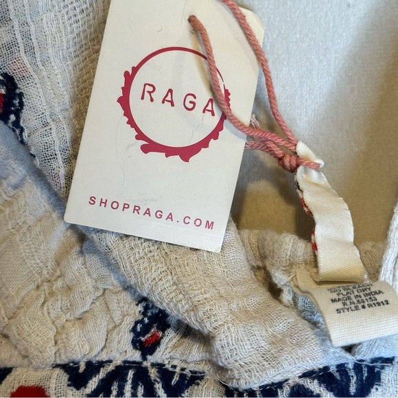 Raga Revolve Amalia Bralette in White Red Blue Win Women’s Size Medium NEW - Picture 12 of 13